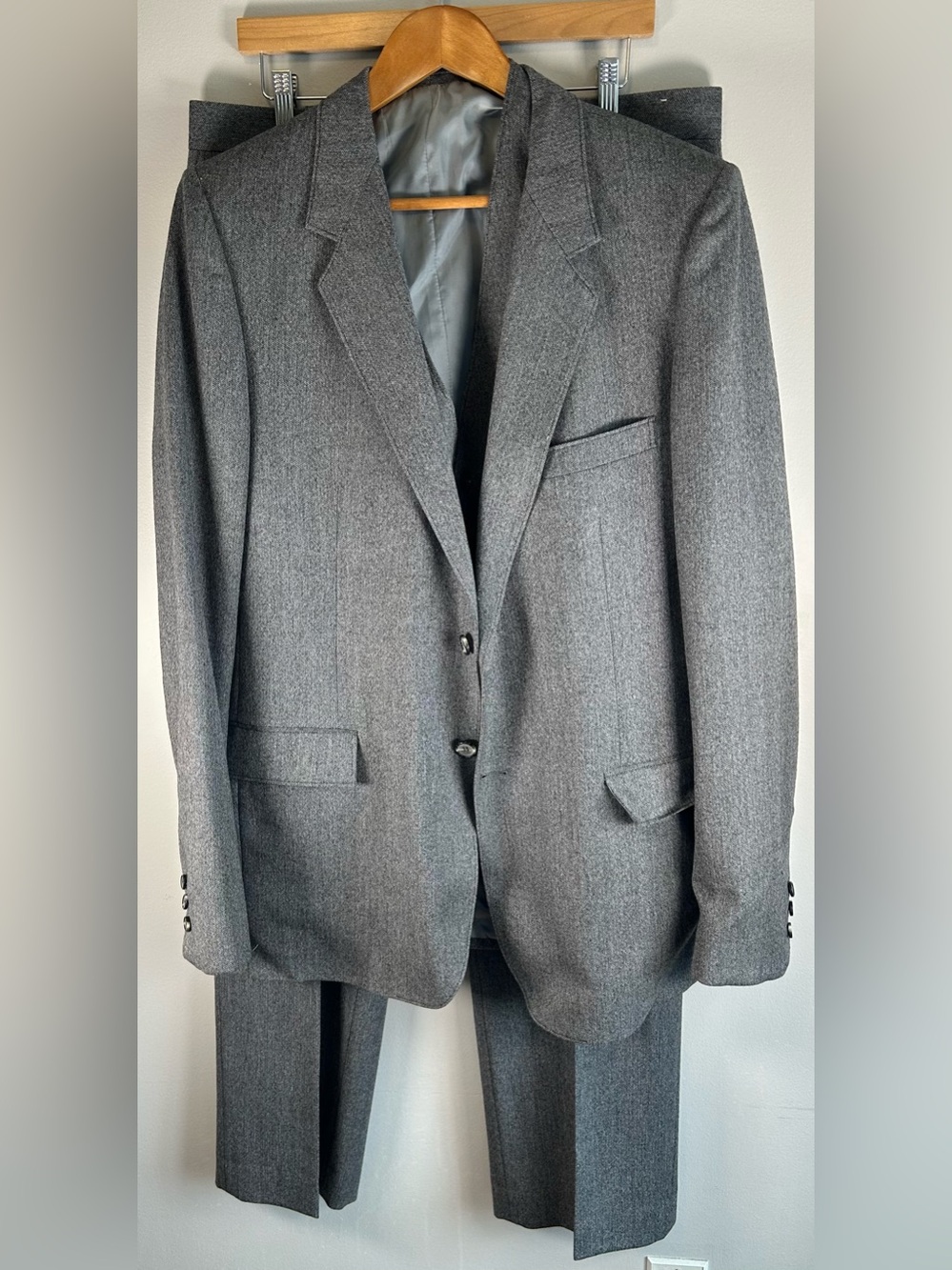 Vintage Brooks Internationale Mens Gray Herringbone 3 Piece Suit Size 44-38 Tall